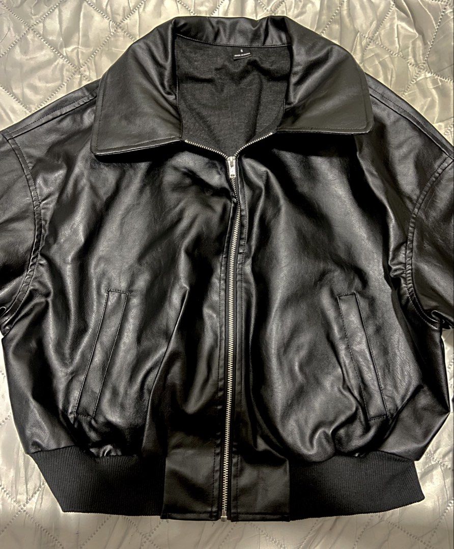 Black Leather Jacket (Category: Coats, Jackets and Outerwear) located in Manila. Submitted by dprjas (Listing ID 1447436688, Image 1). Description: unused init init sa pinas ewan ko bakit ko to binili.