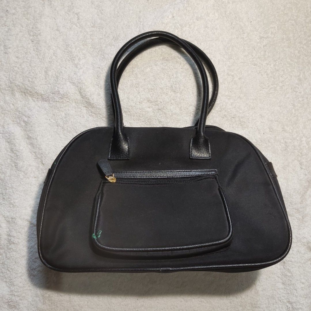 Black Plain Vintage Thick Canvas/Nylon Shoulder Bag (Category: Shoulder Bags) located in Bacoor. Submitted by kmrynl (Listing ID 1447380421, Image 1). Description: Rfs: decluttering - issue: small green paint (see photos) - thick material, spacious - see last photos for measurements (in) MOP: Gcash/BPI/Maribank only MOD: J&T/Lalamove.