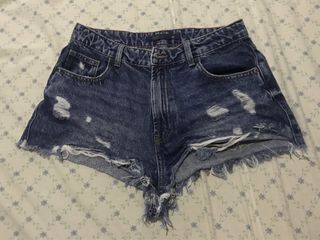 (Category: ) located in . Submitted by sparkfinds (Listing ID 1447425182, Image 1). Description: .