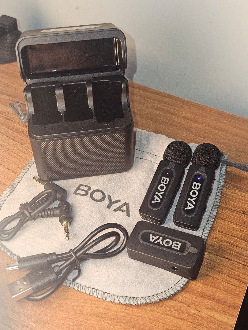 BOYA BY-V35 (Category: Microphones) located in Baguio. Submitted by riesbydia (Listing ID 1447436359, Image 2). Description: NEVER BEEN USED. GOOD AS NEW. RFS: not compatible with current cam (fujifilm xa20 does not have a 3.5mm mic input) NEGOTIABLE PRICE.