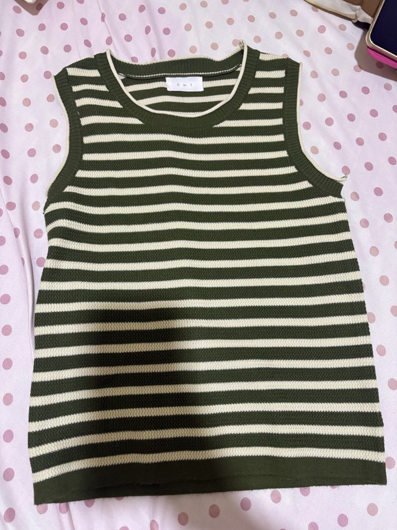 Bundle of 4 Sleeveless Tops (Category: Sleeveless) located in Manila. Submitted by sush1bae (Listing ID 1447387240, Image 1). Description: - Bundle of 4 sleeveless tops - Includes: green/white striped knit vest, pink square neck top, grey ribbed knit top, white ribbed tank top - Great for layering or wearing on its own - Mix and match for various looks.