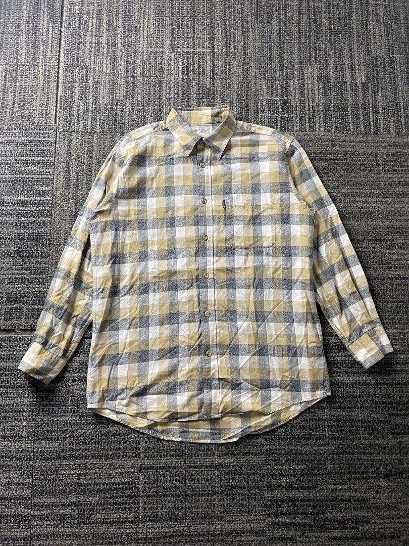 Burberrys Plaid Long Sleeve Button Up Shirt Medium (Category: Tshirts & Polo Shirts ) located in Taguig. Submitted by highlows (Listing ID 1447301312, Image 1). Description: size medium 22x28 b30 no flaws good condition 9/10.