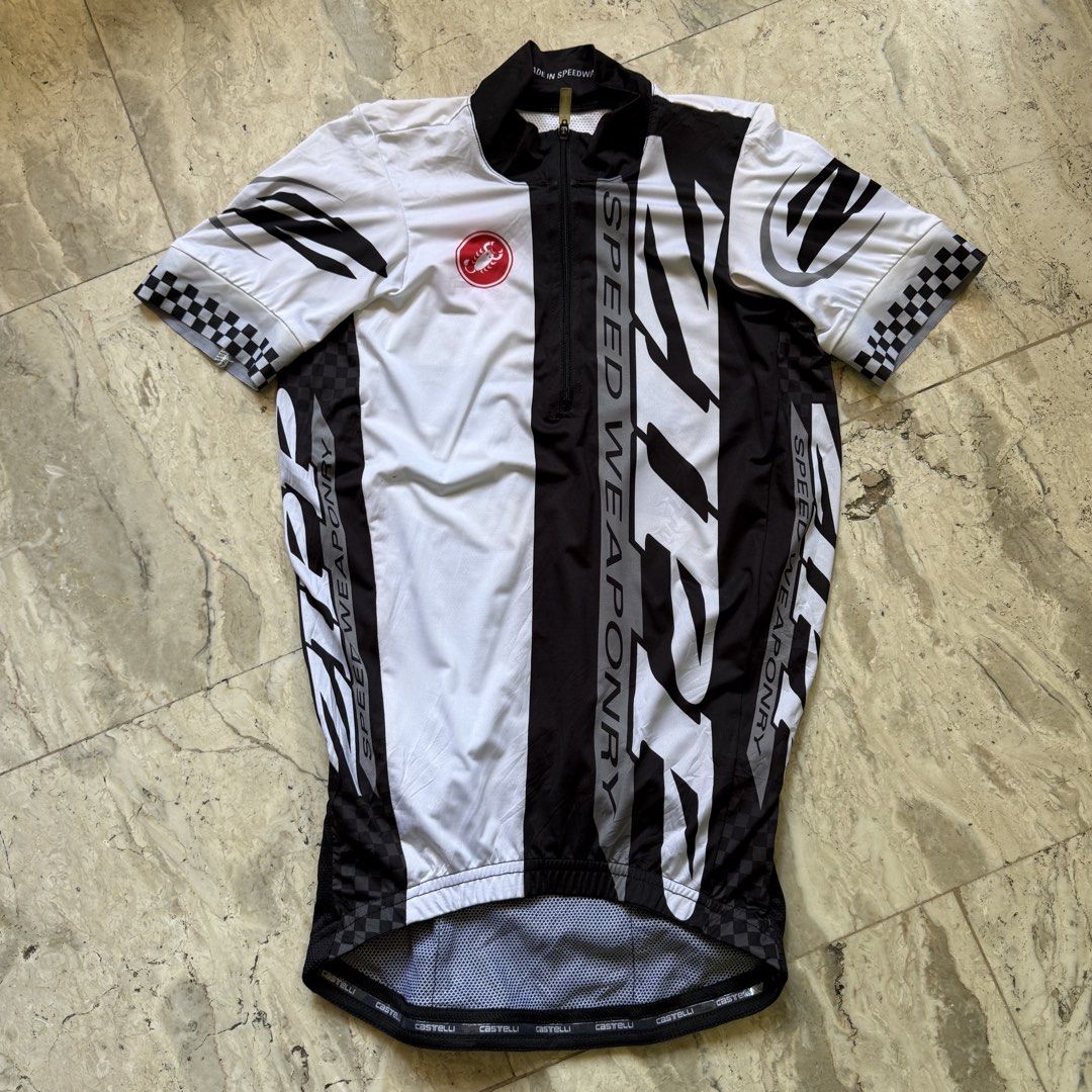 Castelli x Zipp speedway (Category: Activewear) located in Cavite. Submitted by epiboie (Listing ID 1447443343, Image 1). Description: Castelli zipp speeedway weaponry Size small Excellent condition good as new pa Goods na goods pa mga elastics nya No issue 1200 .