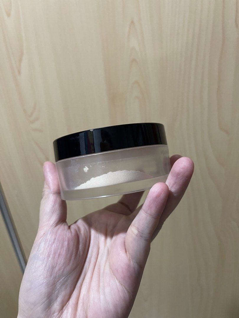 Chanel Poudre Loose Powder Case (Category: Makeup) located in Taguig. Submitted by supplementary (Listing ID 1444339186, Image 3). Description: Authentic Wala nang laman just the case itself.