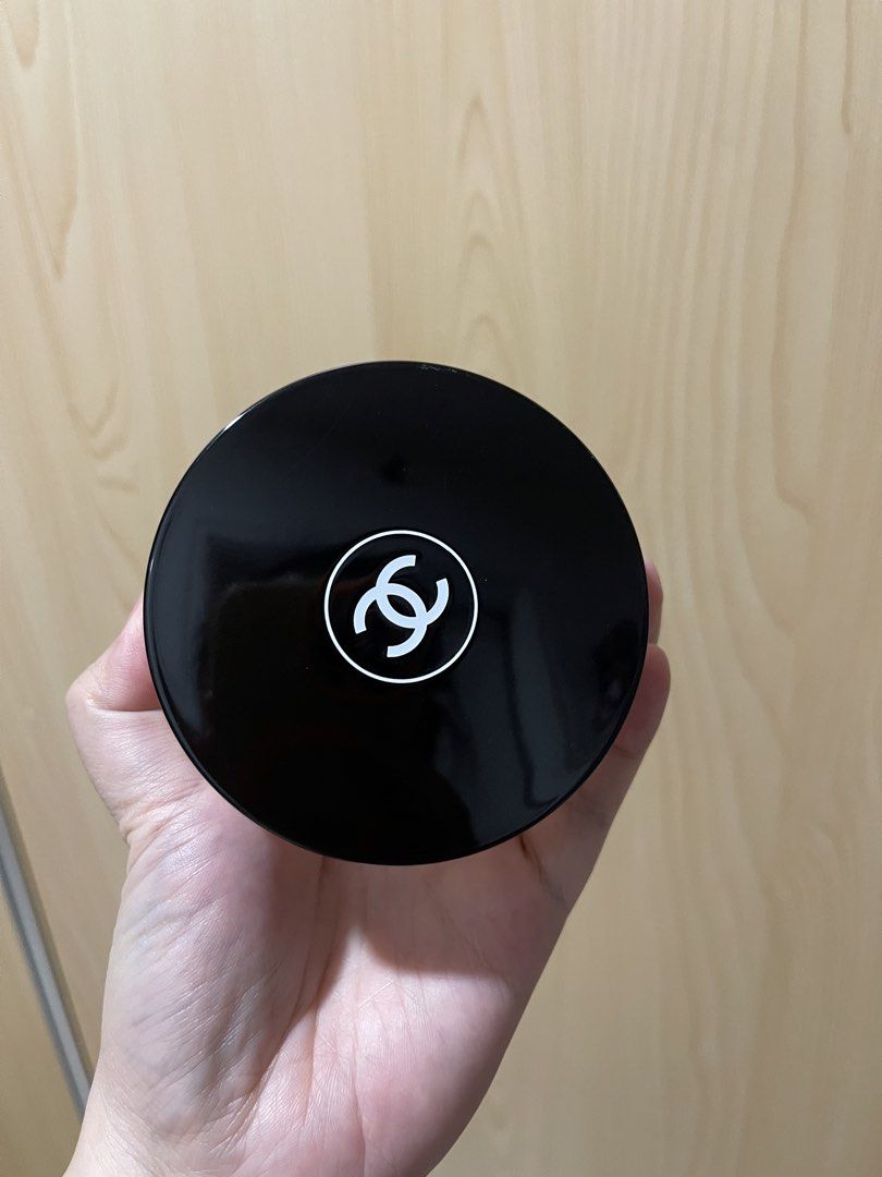 Chanel Poudre Loose Powder Case (Category: Makeup) located in Taguig. Submitted by supplementary (Listing ID 1444339186, Image 2). Description: Authentic Wala nang laman just the case itself.