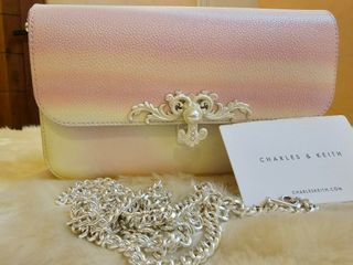 (Category: ) located in . Submitted by cher.again (Listing ID 1447308550, Image 1). Description: .