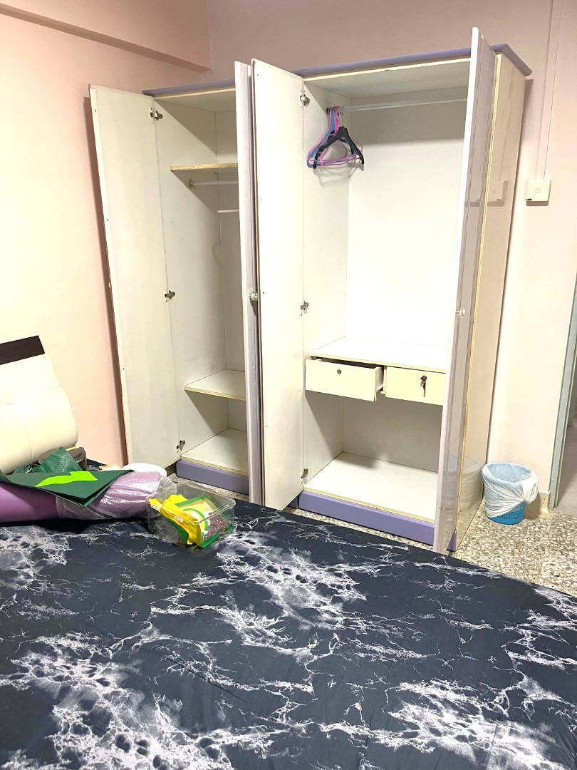 (Category: ) located in . Submitted by your_rental_specialist (Listing ID 1447331789, Image 1). Description: .