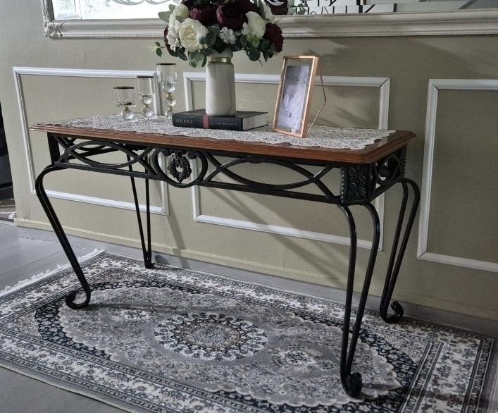 Console Table (Category: Shelves, Cabinets & Racks) located in Singapore. Submitted by adzai178 (Listing ID 1447367471, Image 2). Description: Selling this console table as it is no longer in use. Sturdy and stable Suitable for the entryway, living room and hallway Please refer to the photos for the condition. Self-collection only. Kindly arrange your own transport. Feel free to message me if you're interested or have any questions..