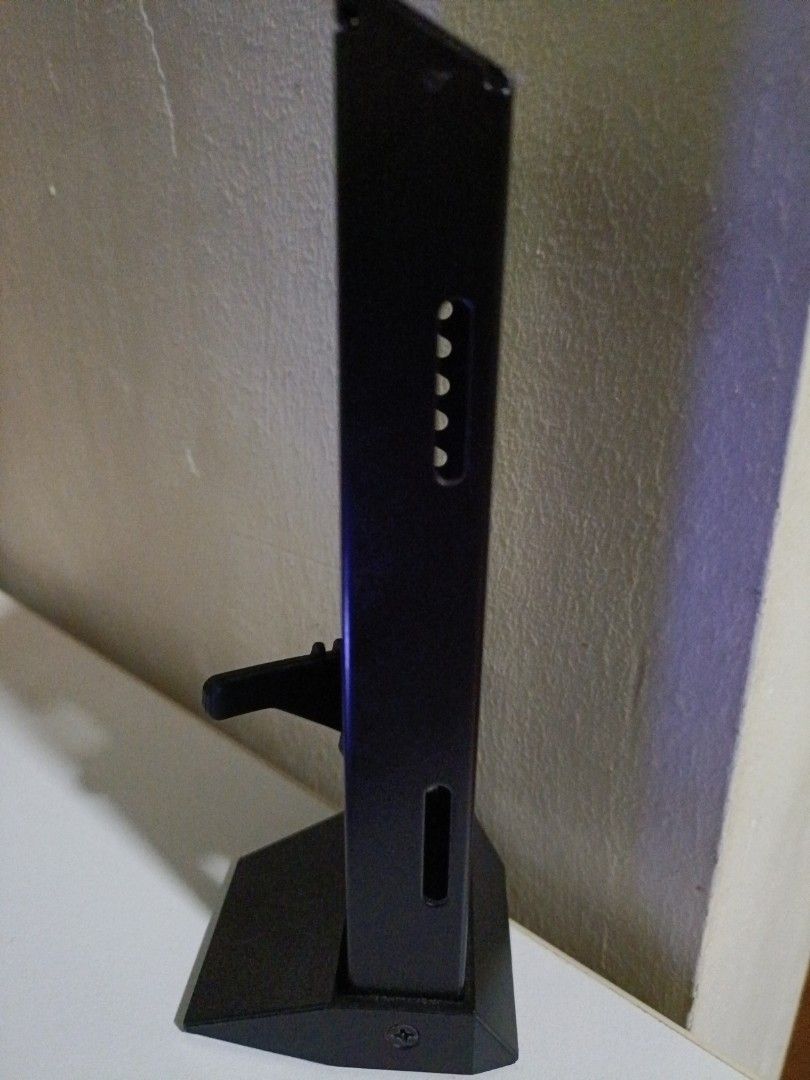 DEEPCOOL Adjustable gpu support bracket (Category: Desktops) located in Singapore. Submitted by johntan420 (Listing ID 1447456342, Image 2). Description: - Color: Black - Features a mountable base with double-sided tape - Height adjustable via notched track.