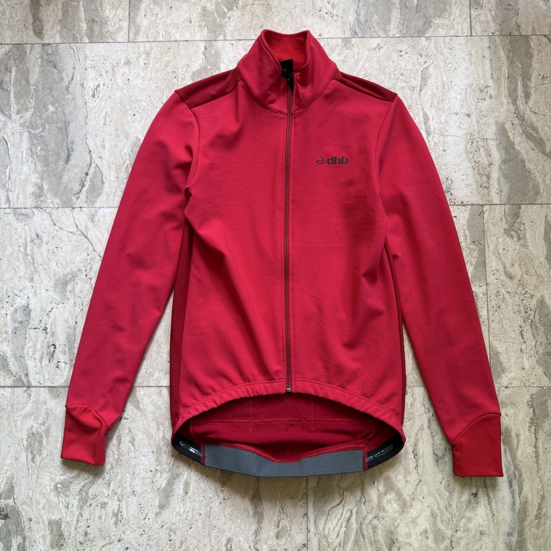 Dhb water repellent cycling jacket (Category: Activewear) located in Cavite. Submitted by epiboie (Listing ID 1447441878, Image 1). Description: DHB softshell cycling jacket water repellent Size small 18x22(27back) Excellent condition good as new pa Goods na goods pa mga elastics nya No issue Cavite location Can do shipping thru lalamove.