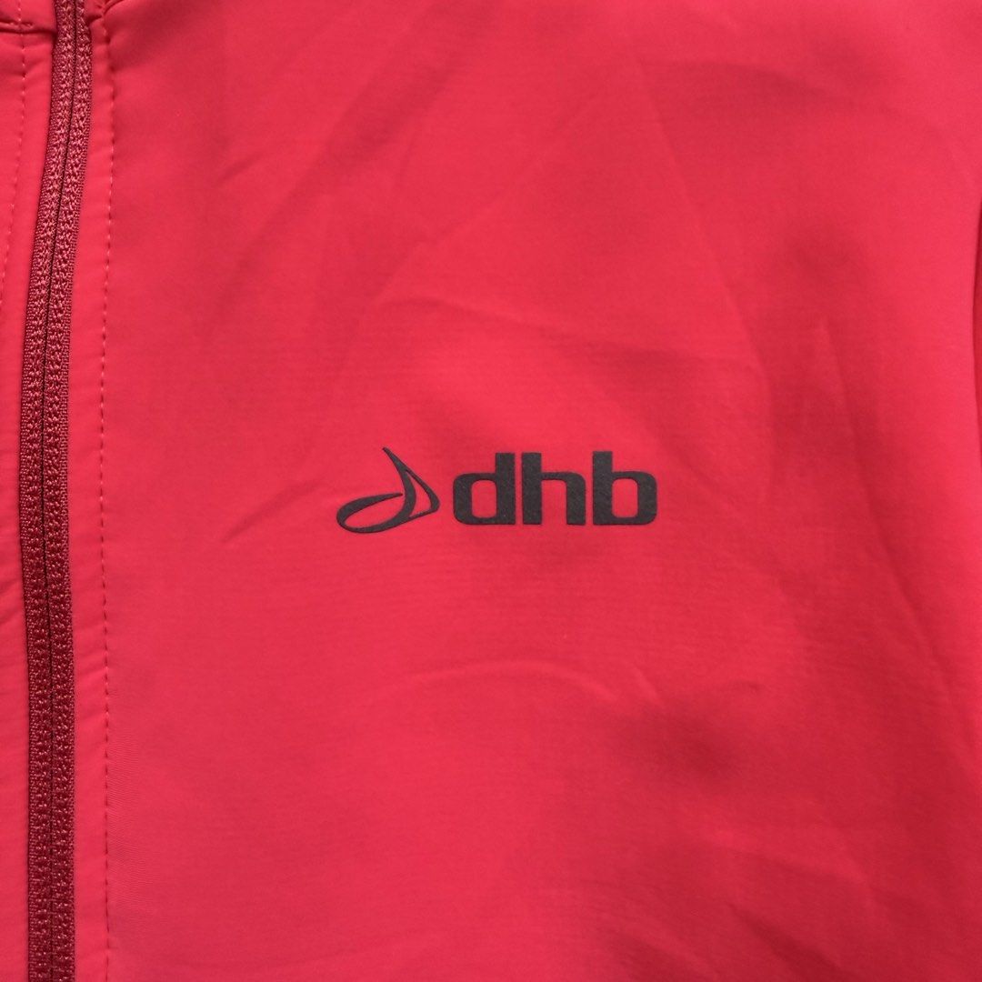 Dhb water repellent cycling jacket (Category: Activewear) located in Cavite. Submitted by epiboie (Listing ID 1447441878, Image 2). Description: DHB softshell cycling jacket water repellent Size small 18x22(27back) Excellent condition good as new pa Goods na goods pa mga elastics nya No issue Cavite location Can do shipping thru lalamove.