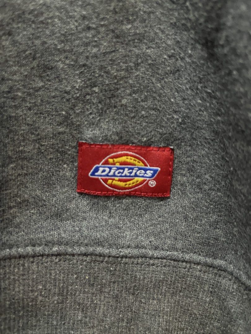 DICKIES SWEATSHIRT (Category: Coats, Jackets and Outerwear) located in Raub. Submitted by azzahazirah24 (Listing ID 1447320211, Image 3). Description: By postage only.