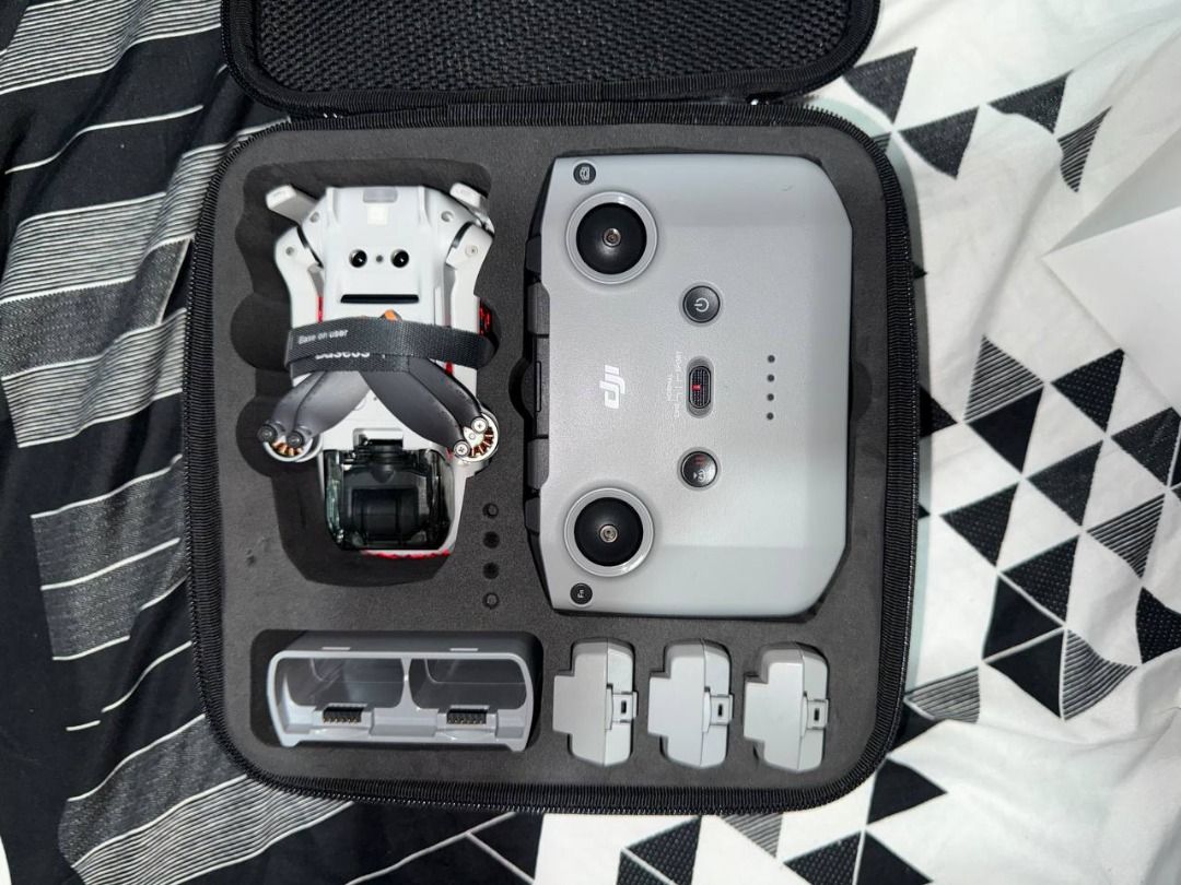 DJI Mini 4k Fly More Combo (Category: Drones) located in Binan City. Submitted by calvin654132317 (Listing ID 1447410358, Image 1). Description: - DJI Mini 4K Fly More Combo - Php 13000 Only! Used 3 Times - Ultra-lightweight drone (under 249g) - Includes drone, remote controller, and carrying case - Comes with 3 intelligent flight batteries and a multi-battery charging hub - Features eye-catching red reflective stickers for enhanced visibility - 