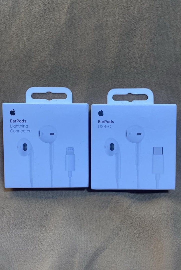 Earpods lightning connector & USB-C (Category: Headphones & Headsets) located in Manila. Submitted by pricious (Listing ID 1447386482, Image 1). Description: .