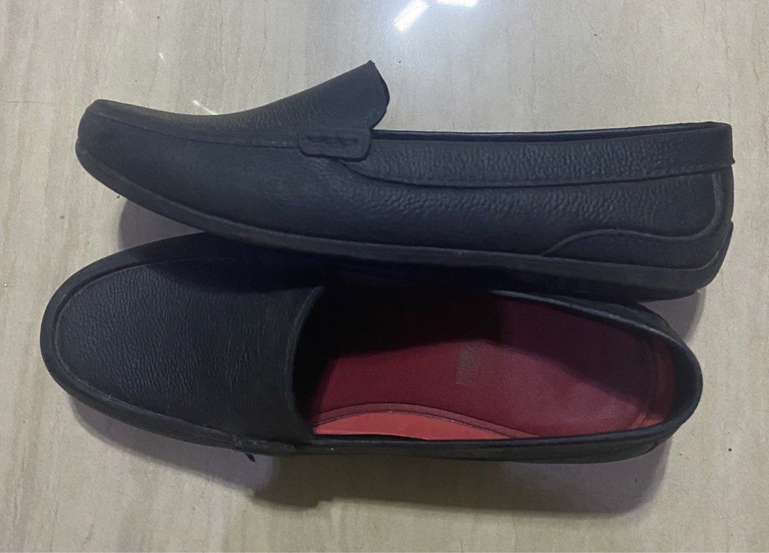 EasySoft Black Loafers Size 36 School Shoes (Category: Loafers) located in Rizal. Submitted by user.nam3 (Listing ID 1447376952, Image 3). Description: - Brand: EasySoft - Style: Black Slip-on Loafers - School Shoes - Size: 36 - Features: Red inner lining, durable sole with good grip - Condition: Comfortable for everyday wear, gently used - Reason for Selling: No longer needed - Meet up and Delivery - loc near sm masinag - Price is negotiable - G