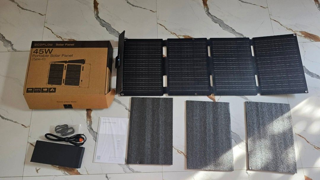 ECOFLOW 45WATTS SOLAR PANEL (Category: Batteries & Chargers) located in Bulacan. Submitted by iamvanillapeach (Listing ID 1447293979, Image 1). Description: Ecoflow foldable 45w solar panel.