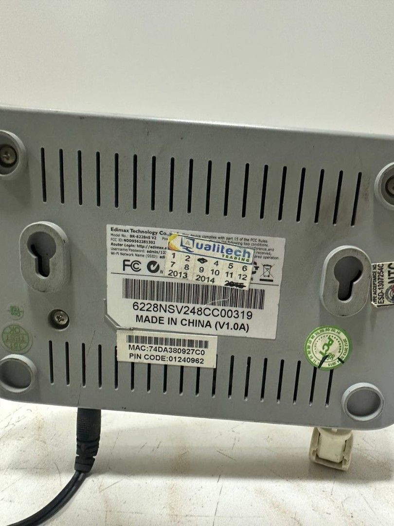 Edimax Wireless Router AP/Bridge/Repeater (Category: Networking) located in Valenzuela. Submitted by jochaaa011 (Listing ID 1447300845, Image 2). Description: - Edimax BR-6258n Wireless Router - 3-in-1 Functionality: Access Point (AP), Bridge, Repeater - Includes Power Adapter - Connectivity: 4 LAN Ports, 1 WAN Port - Adjustable Antenna - Tested and Working.