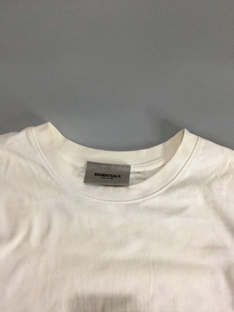 ESSENTIALS (Category: Tshirts & Polo Shirts ) located in Balayan. Submitted by _wethrift (Listing ID 1447431797, Image 3). Description: ESSENTIALS • Size: M–L (Boxy Fit) • Dimensions: 20.5" × 27" • Excellent condition • Color rate: 9/10 • Needs wash MINE — 📩 + Shipping fee 📍 Balayan, Batangas.