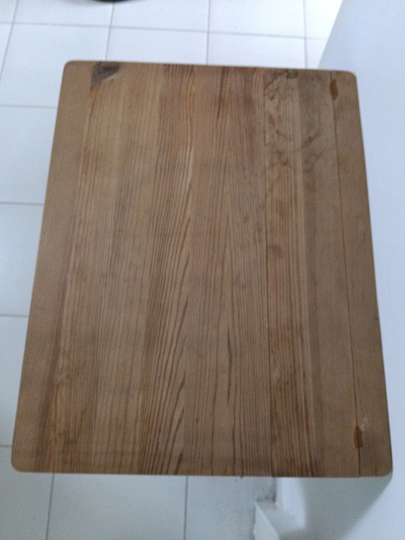 Foldable table (Category: Other Home Furniture) located in Singapore. Submitted by yipwaiyee1954 (Listing ID 1447354099, Image 2). Description: Foldable table bought from Ikea . Height 70cm Width 40cm. Selling $20.