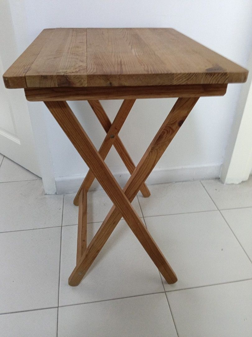 Foldable table (Category: Other Home Furniture) located in Singapore. Submitted by yipwaiyee1954 (Listing ID 1447354099, Image 3). Description: Foldable table bought from Ikea . Height 70cm Width 40cm. Selling $20.