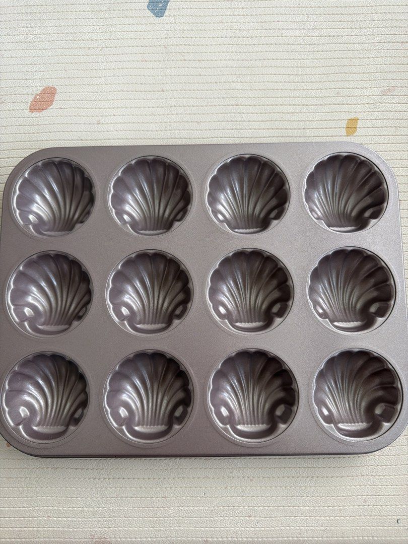 (Free delivery) 12-Cup Shell Shaped Baking mold