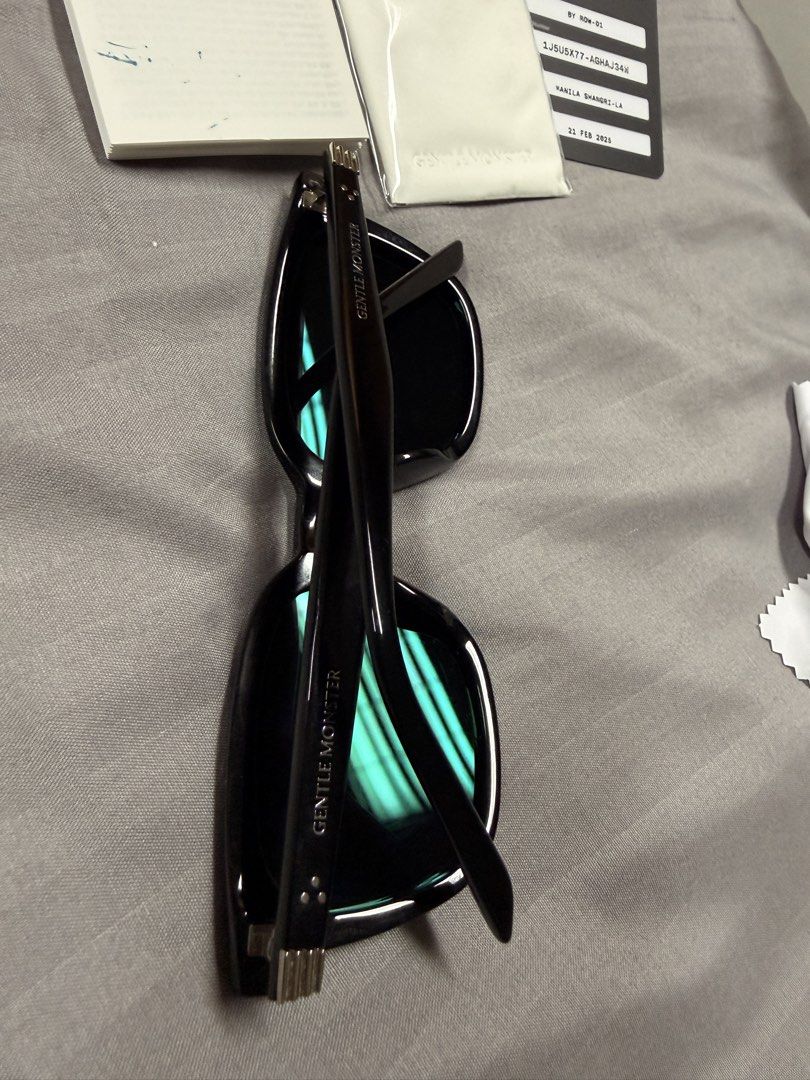 Gentle Monster BY ROW Sunglasses Black (Category: Sunglasses & Eyewear) located in Cebu City. Submitted by jinikm3 (Listing ID 1447425281, Image 3). Description: - Authentic Gentle Monster BY ROW sunglasses - 2025 model. Classic black, square frame design - Comes with original box and authenticity cards - Seldom used. Like New Specs: https://www.gentlemonster.com/int/en/item/19WBPBDBDFUOO/byrow01?srsltid=AfmBOoqBj8cpJJQ4-zrS91rAdDCoa01VDtV38ujCqb