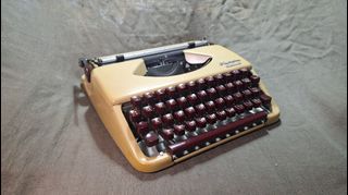 (Category: ) located in . Submitted by typewriter.outlet (Listing ID 1447303345, Image 1). Description: .