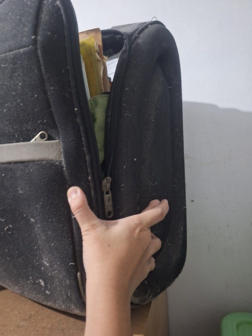 Hand carry luggage (Category: Luggage) located in Manila. Submitted by shopamanila (Listing ID 1447432814, Image 2). Description: hand carry luggage.