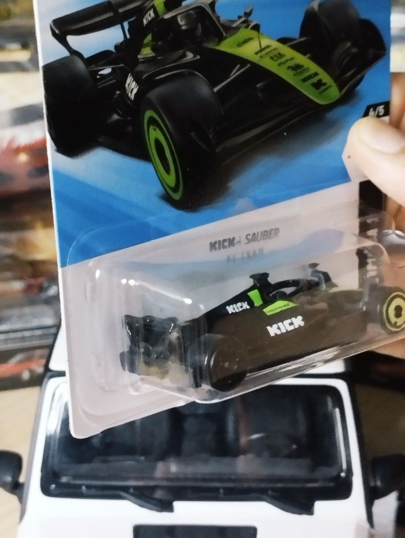 Hot Wheels Kick Sauber F1 Team Formula 1 // 350php (Category: Vehicle & Diecast Models) located in Quezon City. Submitted by edrielgp (Listing ID 1447458425, Image 2). Description: Hot Wheels Kick Sauber F1 Team Formula 1 // 350php Please CHECK my other Hot Wheels and other items listed for sale in my profile. Bawal sa maselan Lowballer ignored (Limited replies lang, bawas waste of time na rin for both parties). Firm srp to below srp and 150 belo