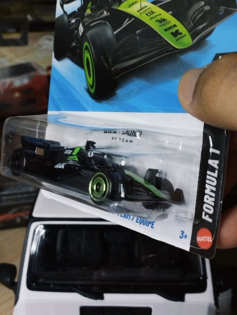 Hot Wheels Kick Sauber F1 Team Formula 1 // 350php (Category: Vehicle & Diecast Models) located in Quezon City. Submitted by edrielgp (Listing ID 1447458425, Image 3). Description: Hot Wheels Kick Sauber F1 Team Formula 1 // 350php Please CHECK my other Hot Wheels and other items listed for sale in my profile. Bawal sa maselan Lowballer ignored (Limited replies lang, bawas waste of time na rin for both parties). Firm srp to below srp and 150 belo