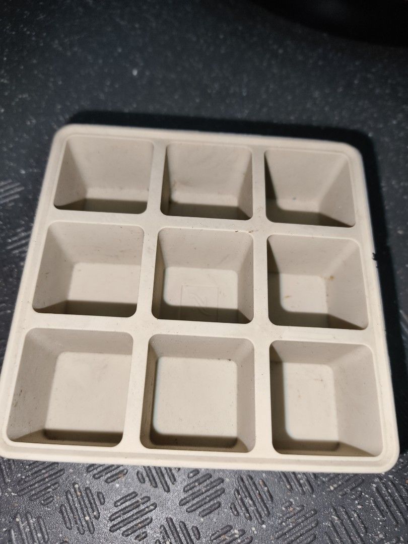 Ice Cube Tray - Made in Italy (Category: Other Kitchenware & Tableware) located in Manila. Submitted by reascheyss51406 (Listing ID 1447368362, Image 1). Description: - ice cube tray - 9 compartments - Made in Italy - Elegant design, reminiscent of the Montenapoleone Collection - Versatile: use for ice cubes or organizing small items - Clean and simple aesthetic.