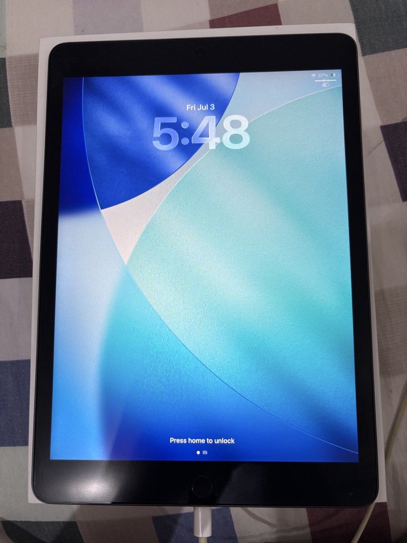 ipad 9th gen 64gb (Category: iPad) located in Cabiao. Submitted by hitorijana1 (Listing ID 1447417580, Image 2). Description: ipad 9th gen 64 gb space gray - box and device only (no charger) - mainly used only for note taking + entertainment (netflix, yt etc.) - running on ios 26.4 (little to no lags) - touch id working, no history of repairs - price still negotiable for sure buyer - mop: gcash, maya, maribank - mod: lbc; shipping fee shouldered 