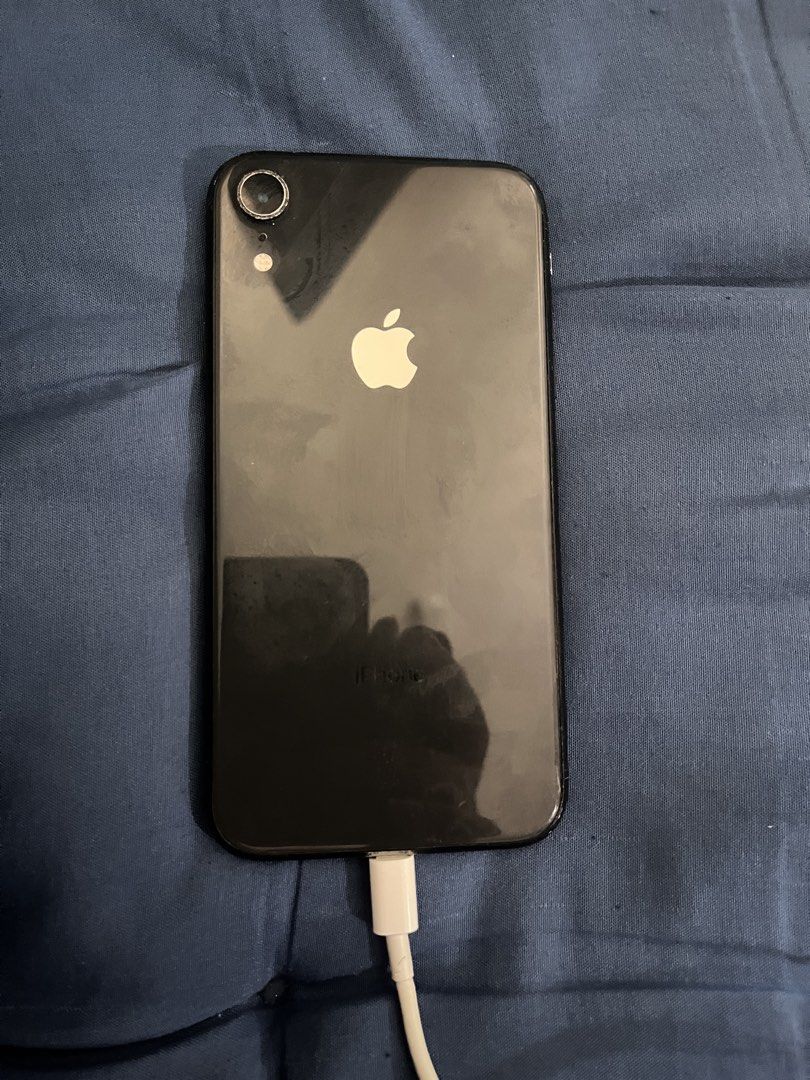 Iphone xr(for parts only (Category: iPhone X Series) located in Manila. Submitted by quickowl_b1ace8 (Listing ID 1447405144, Image 1). Description: - iPhone XR - Color: Black - Condition: For parts only - Storage: 256gb - Issue: sound button, head speaker, lcd and battery (I forgot the passcode for the iphone but I know the apple id logged in to it) Calamba location.