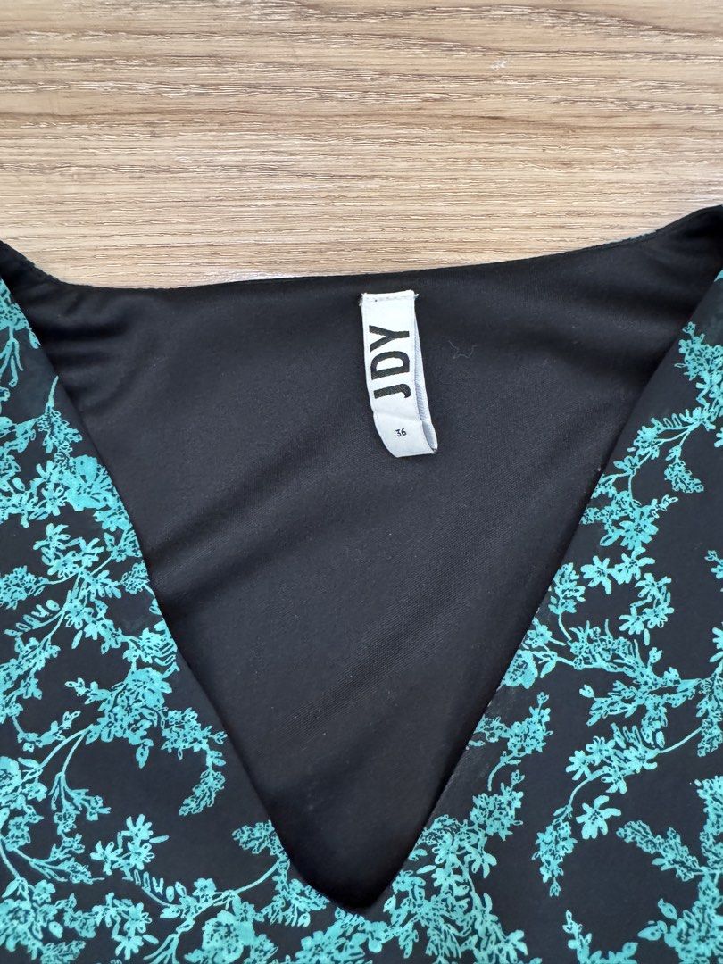 Jacqueline De Yong Dress (Category: Dresses) located in Quezon City. Submitted by shopmisha (Listing ID 1447365963, Image 2). Description: Used once for a wedding Fits S to M Mode of Payment: BPI or Gcash Shipping: Grab, Lalamove, Gogoxpress.