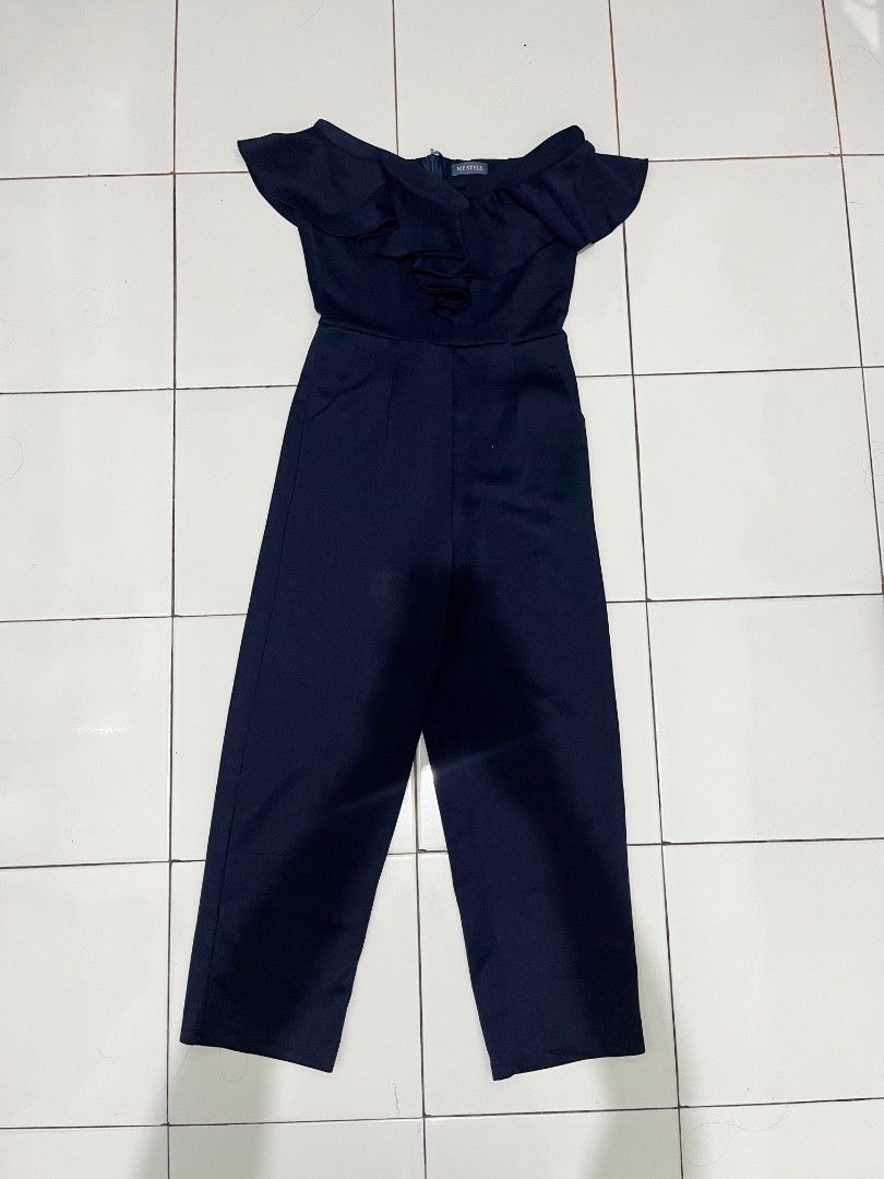 Jumpsuit / Overall /Baju Kodok (Kategori: Jumpsuits) berada di Palembang. Dikirim oleh cs_back2wear (ID iklan 1447340162, Gambar 1). Deskripsi: Tebal, warna Navy pekat. untuk yang tingginya ≤160 cm yaa!!.