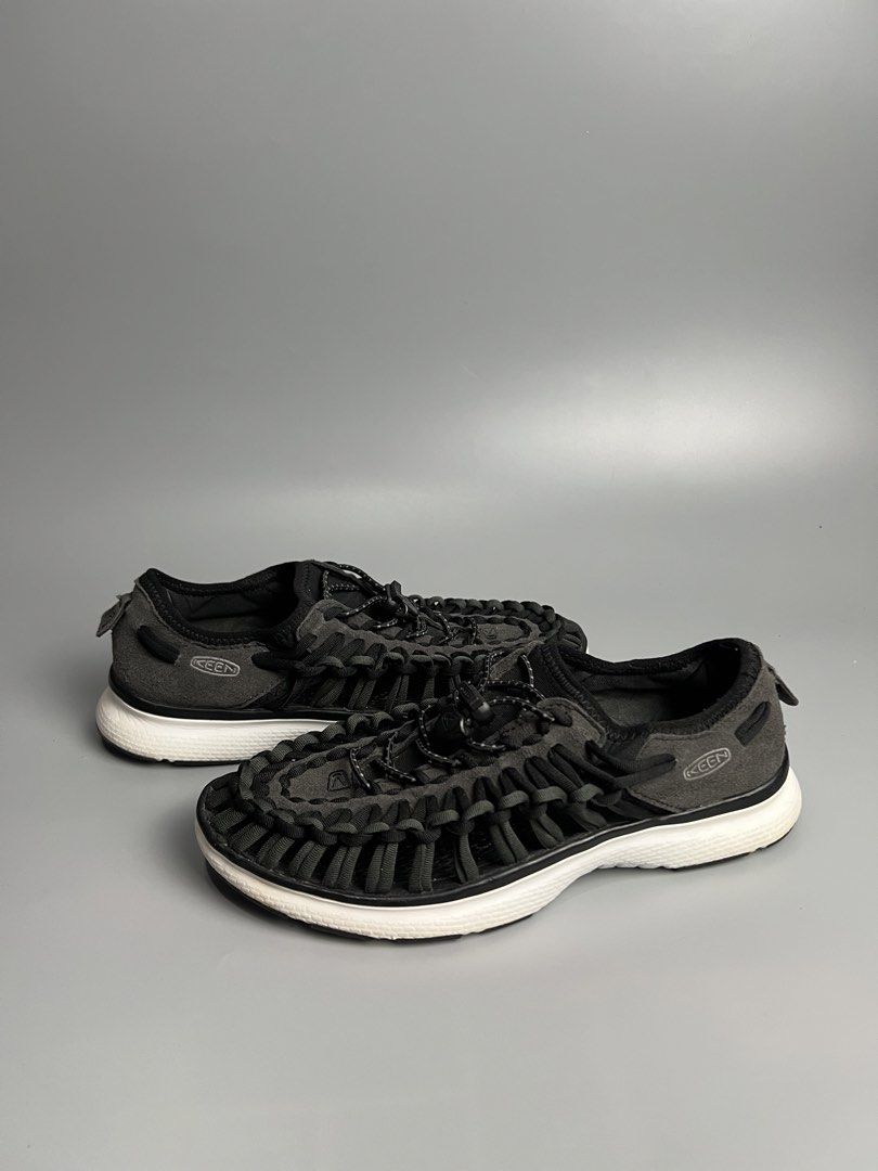 Keen uneek 03 (Category: Sneakers) located in Iba. Submitted by saploot (Listing ID 1447314824, Image 2). Description: Excellent condition Womens Us 6.5 Sign of usage No major issue.