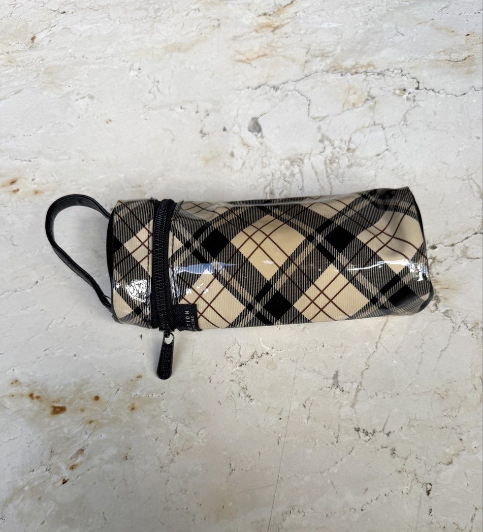 Kenneth Cole Plaid Pencil Case/ Make up Brush Pouch (Category: Purses & Pouches) located in Quezon City. Submitted by wear.again.ph (Listing ID 1447377956, Image 3). Description: - negotiable.