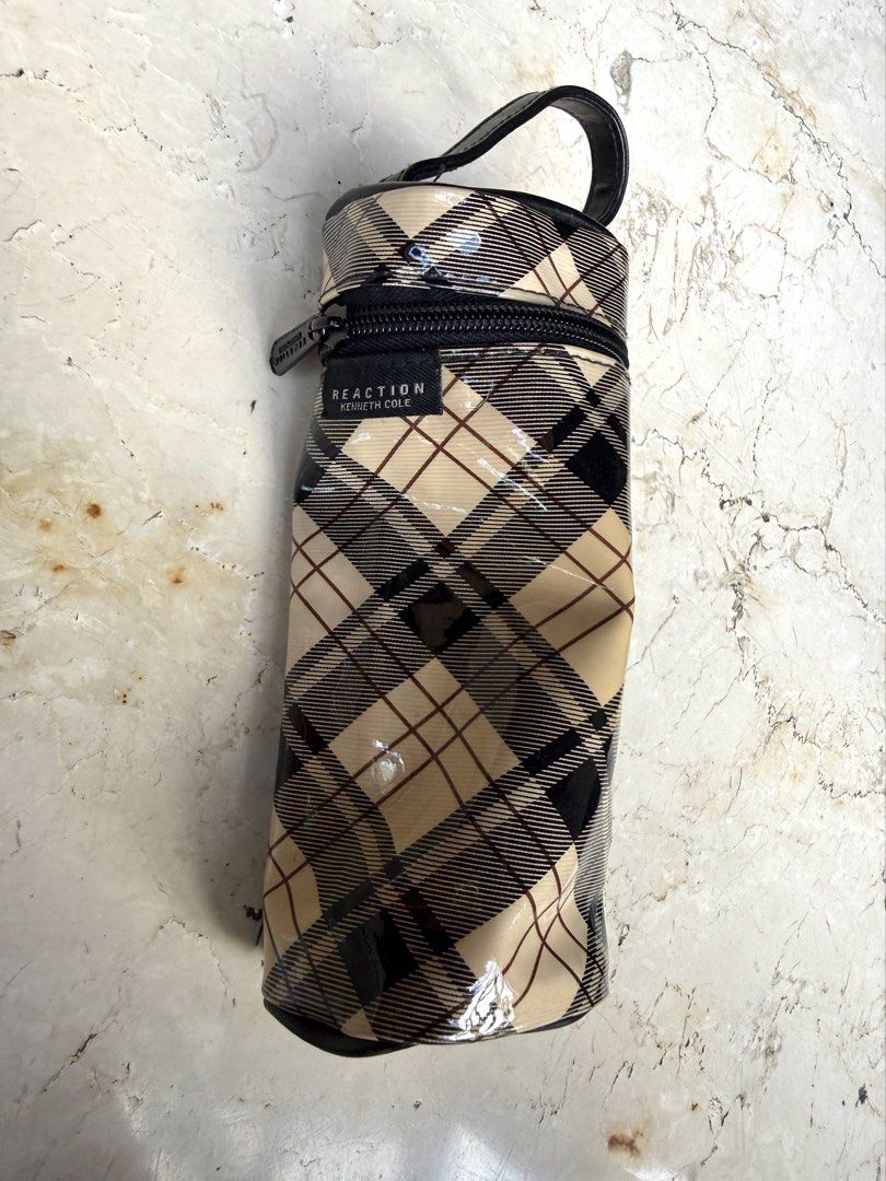 Kenneth Cole Plaid Pencil Case/ Make up Brush Pouch (Category: Purses & Pouches) located in Quezon City. Submitted by wear.again.ph (Listing ID 1447377956, Image 2). Description: - negotiable.