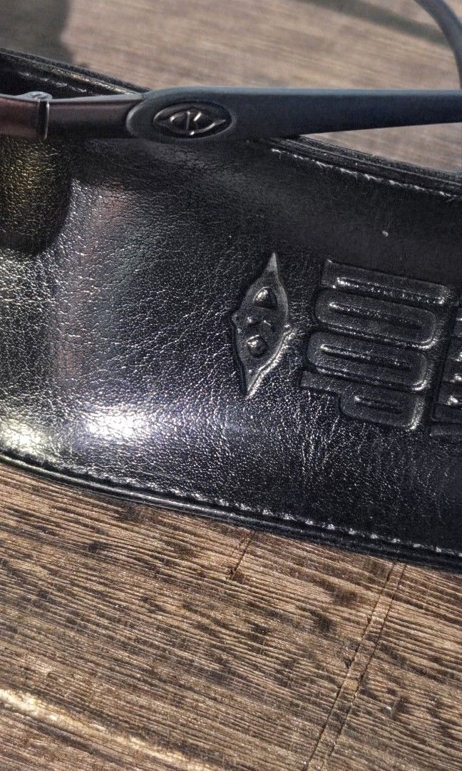 Killer loop (Category: Luxury Accessories) located in Manila. Submitted by ritzselect26 (Listing ID 1447372950, Image 2). Description: vintage y2k killer loop "ransom" k1164 pristine condition my minimal fade nasa lower frame not visible nman.