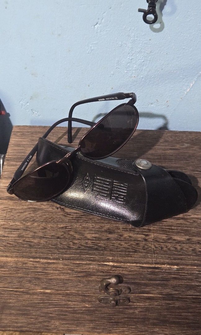 Killer loop (Category: Luxury Accessories) located in Manila. Submitted by ritzselect26 (Listing ID 1447372950, Image 1). Description: vintage y2k killer loop "ransom" k1164 pristine condition my minimal fade nasa lower frame not visible nman.