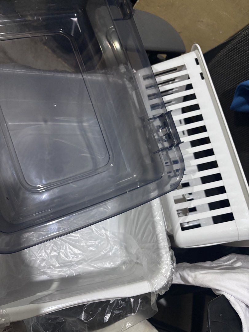 Large capacity baby milk bottle storage rack (Category: Breastfeeding & Bottle Feeding) located in Manila. Submitted by smay605 (Listing ID 1447465667, Image 2). Description: - never been used - brand new nakaplastic pa - low milk supply kaya di nagamit - bought in ttokshop for 600php - selling low 450.