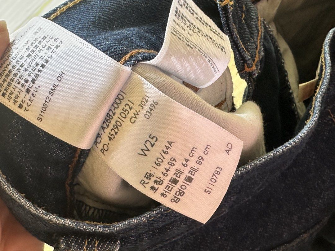 Levi's RED High Loose Jeans W25 (Category: Jeans) located in Rizal. Submitted by angelacs (Listing ID 1447303554, Image 2). Description: - Dark wash Levi's RED jeans - High loose fit - Size W25 - Cuffed hem - Perfect for a casual outfit - Made with durable denim - Bought it abroad .