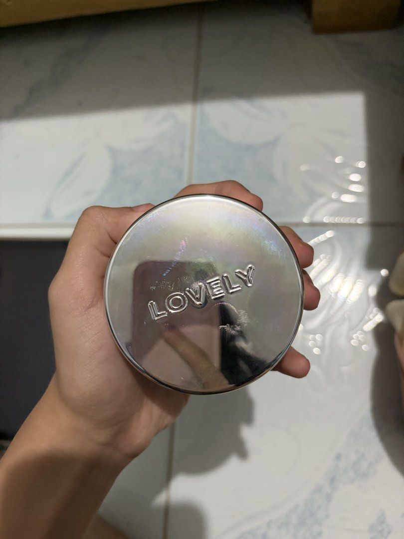 LOVELY Beyondblur Setting Powder Translucent 8g (Category: Makeup) located in Angeles City. Submitted by kelsitabonita (Listing ID 1447438995, Image 3). Description: - Beyondblur Setting Powder - Shade: Translucent - Net Weight: 8g - Perfect for setting makeup - Comes in original packaging - Used less than 5 times - RFS: bought Laura Mercier - Location: Pampanga.