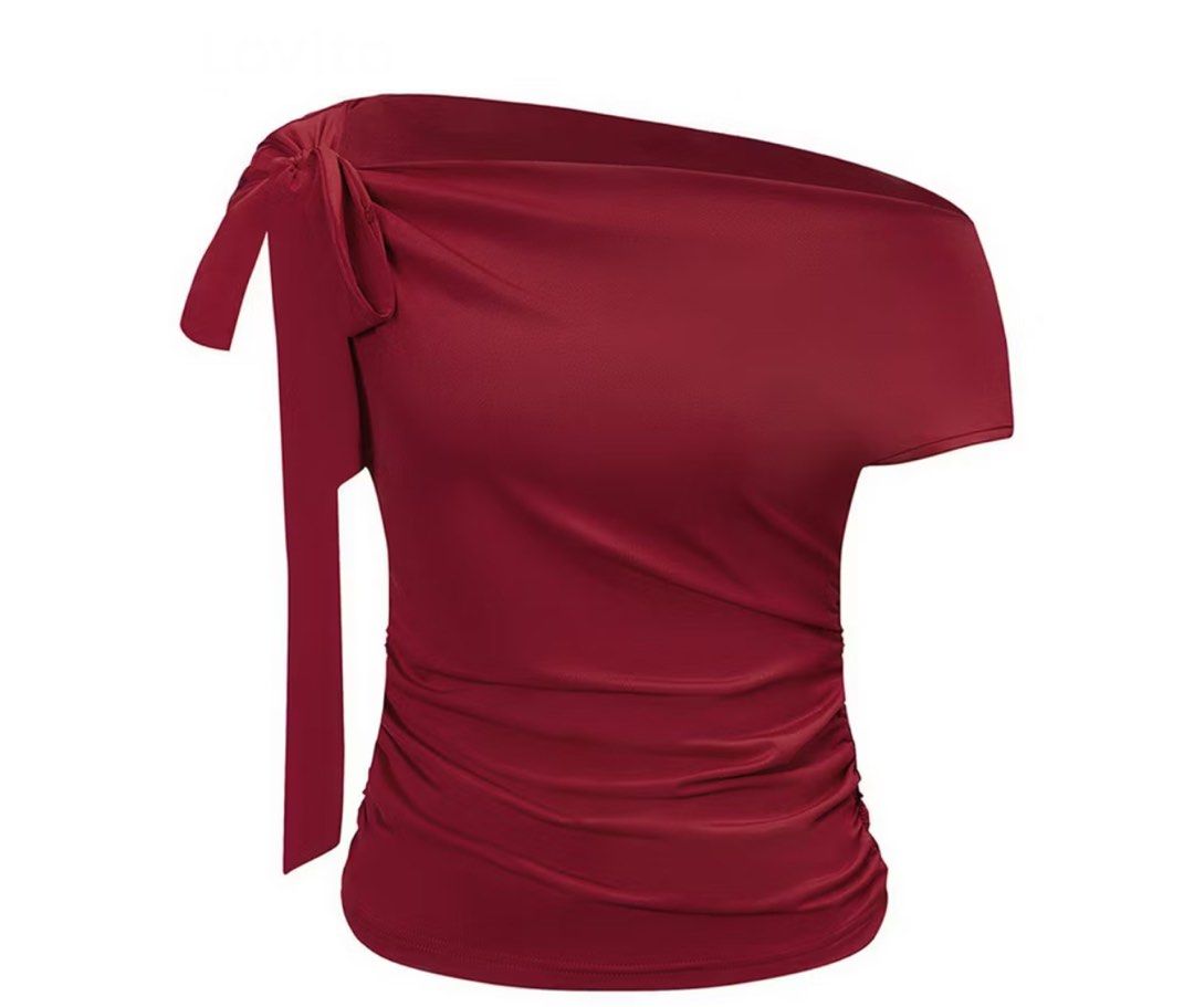 ★LOVITO: Red Drawstring Pleated Top (Category: Others Tops) located in Manila. Submitted by krushedd (Listing ID 1447336410, Image 1). Description: ★ LOVITO: Red Drawstring Pleated Top — wore this 2-4 times / bought it from 🍊app.