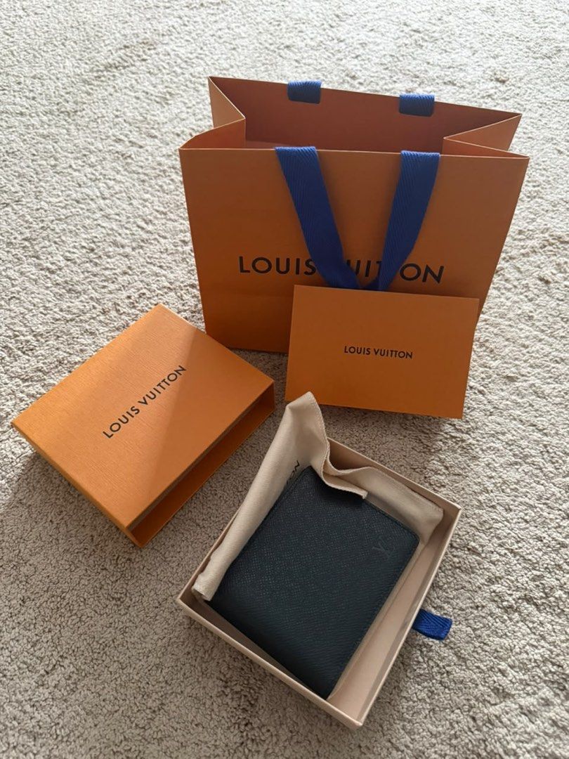 LV wallet (Category: Bags & Wallets) located in Johor Bahru. Submitted by sha186 (Listing ID 1447414701, Image 1). Description: brand new with complete packaging 💯 authentic COD in JB, other places can do postage.