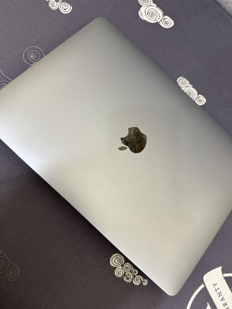 Macbook Pro 2020 Intel (Category: Laptops & Notebooks) located in Mandaluyong City. Submitted by shopatmirabells (Listing ID 1447412912, Image 3). Description: Macbook Pro 2020 Intel Core i5 Memory 8GB Storage 250GB No scratch, only issue is battery tends to drain faster but overall battery health is Normal.