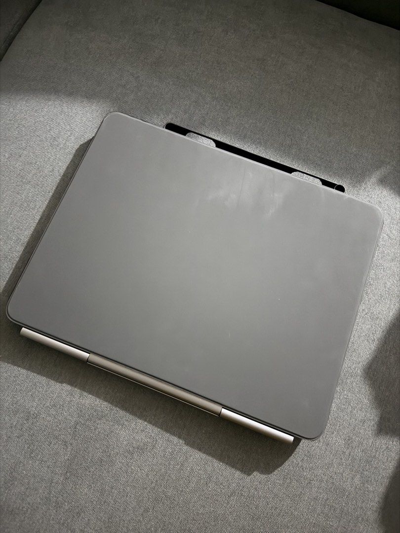 Magic Keyboard (iPad 13 inches) (Category: Laptops & Notebooks) located in Manila. Submitted by dncjhcl (Listing ID 1447399362, Image 1). Description: .