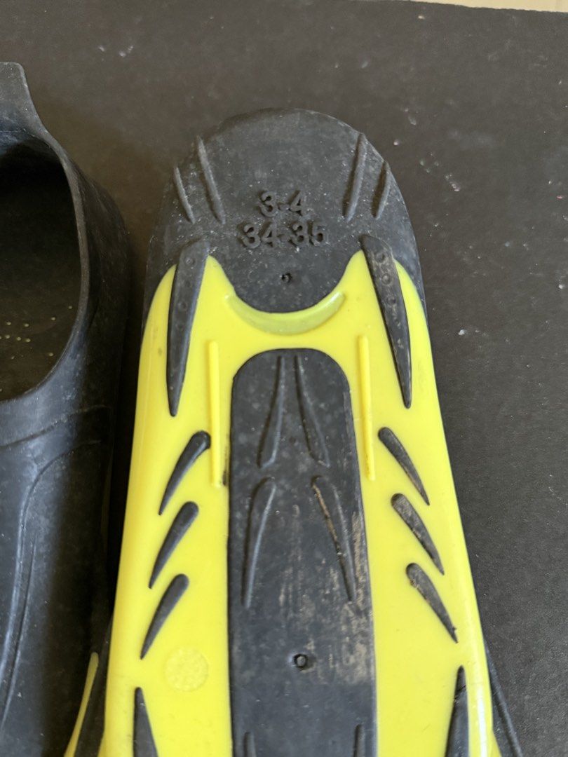 Mares yellow short fins (Category: Water Sports) located in Mandaue City. Submitted by erin_grace (Listing ID 1447457175, Image 2). Description: Mares Short Training Swim Fins – Adult.