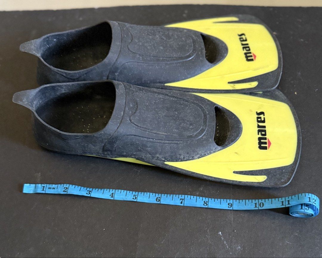 Mares yellow short fins (Category: Water Sports) located in Mandaue City. Submitted by erin_grace (Listing ID 1447457175, Image 3). Description: Mares Short Training Swim Fins – Adult.