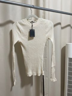 (Category: ) located in . Submitted by tinycloset__ (Listing ID 1447402712, Image 1). Description: .